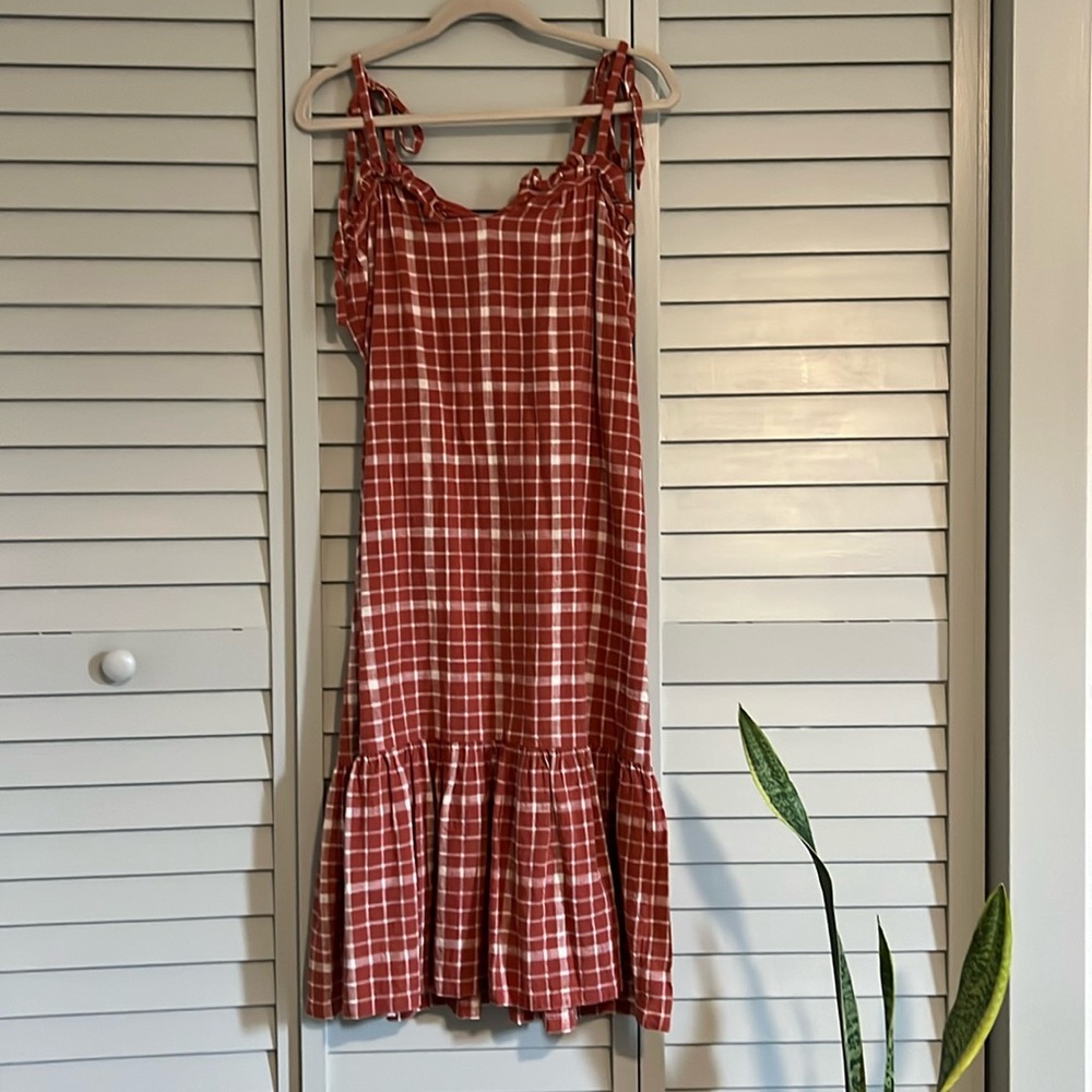 Able reddish orange midi dress